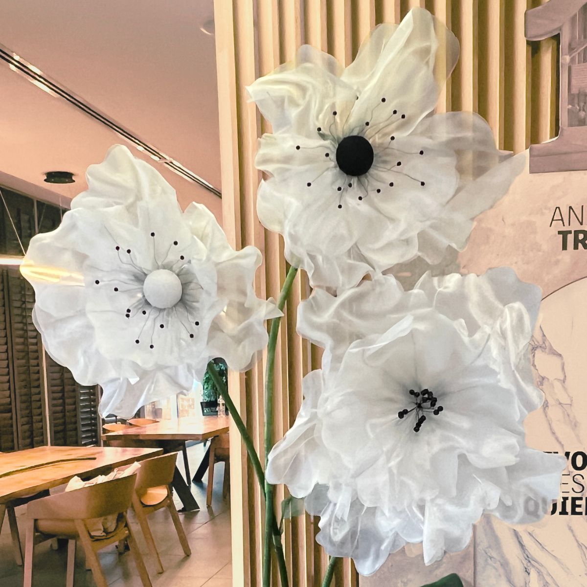 FLORES GIGANTES DE TELA |ARRIENDO & PRODUCCIÓN
