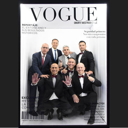 Cabina portada Vogue en evento corporativo.